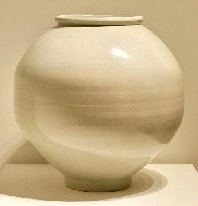 Geejo Lee (B. 1959) Moon Jar, 2020 White porcelain 19 1/8in. (48cm.) high Courtesy: HK Art & Antiques LLC