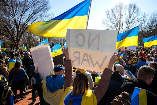 Rally for peace in Ukraine outside the White House in Washington, D.C. Image by Mike Maguire via Flickr.