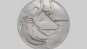 Pablo Picasso (1881-1973), François Hugo (1899-1982), Bull, silver plate, ref. 1413, print 13/20, 1,973 g (4 lbs), diam. 42.5 cm (17 in).