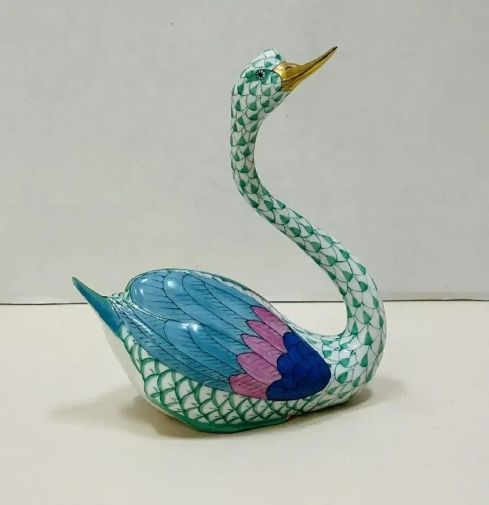 HEREND Hungary Hand Painted SWAN 5193 GREEN Fishnet