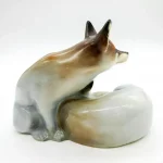Foxes Curled Hn117 - Royal Doulton Animal Figurine