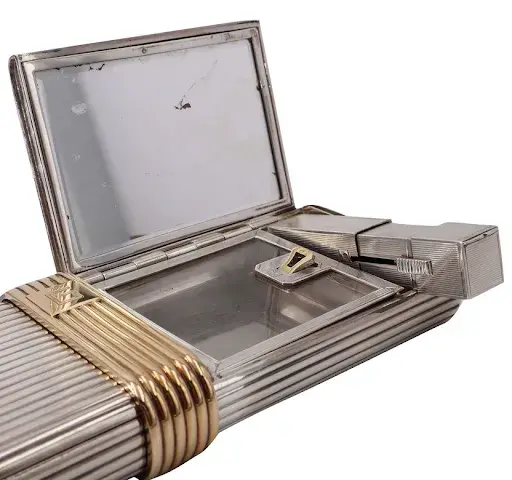 Sterling silver antique vanity case. Image courtesy of WinBids Auctions. 