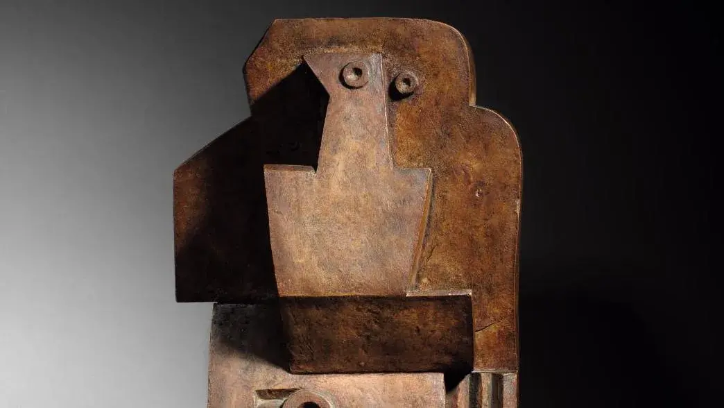 Jacques Lipchitz (1891-1973), Man with a Guitar, 1920, terracotta proof, signed with his initials on the base, dated XII-20 and numbered 4/7, h.46.5/18.1 in, base 22.6 x 21.6 cm/8.7 x 8.3 in. Estimate: €380,000/450,000 © All rights reserved - Estate of Jacques Lipchitz