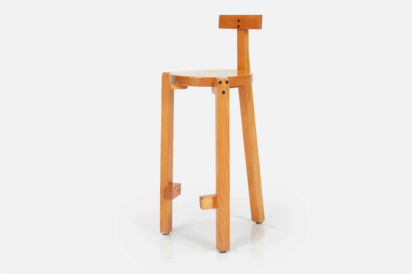 A-rare-‘Girafa-chair-designed-by-Lino-Bo-Bardi-Marcelo-Ferraz-and-Marcelo-Suzuki-in-1986-for-Casa-do-Benin-Salvador-de-Bahia-1