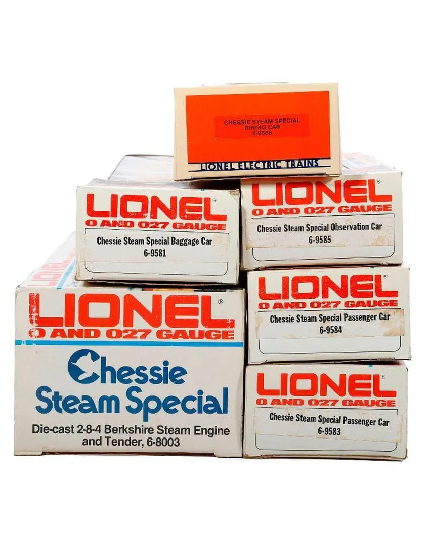 Lionel O Gauge Modern Chessie Steam Special Loco & (6) Cars