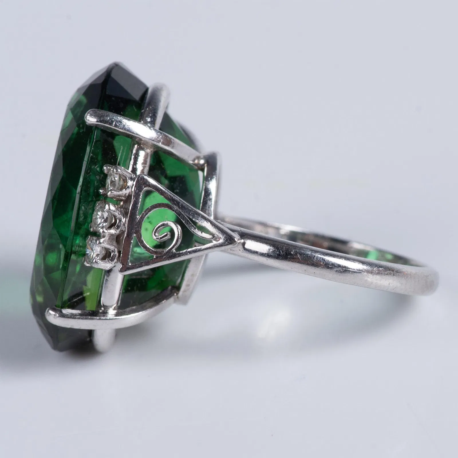 26.5ct Green Tourmaline, Diamond & Platinum Ring