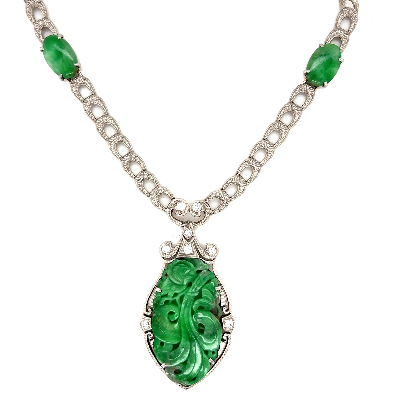 Allsopp & Allsopp Art Deco platinum, jade, and diamond necklace. Image courtesy of Associated Estate & Appraisal. 
