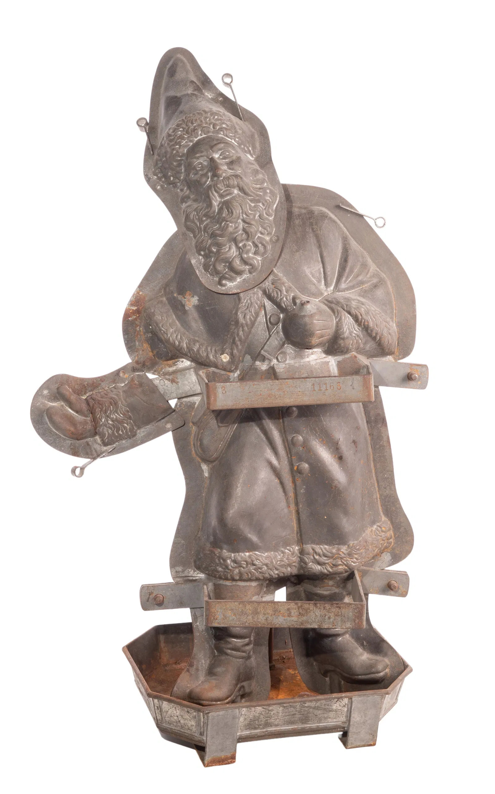 An Anton Reiche showpiece Santa Claus chocolate mold was estimated at $500 to $700 and sold for $18,750. Image courtesy of Leonard Auction.
