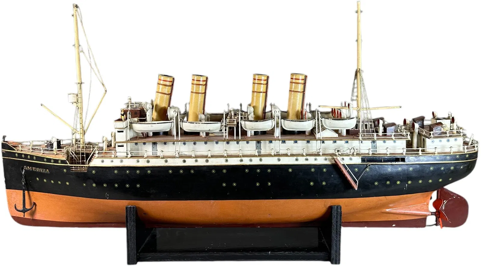 The Marklin Oceanliner Amerika
