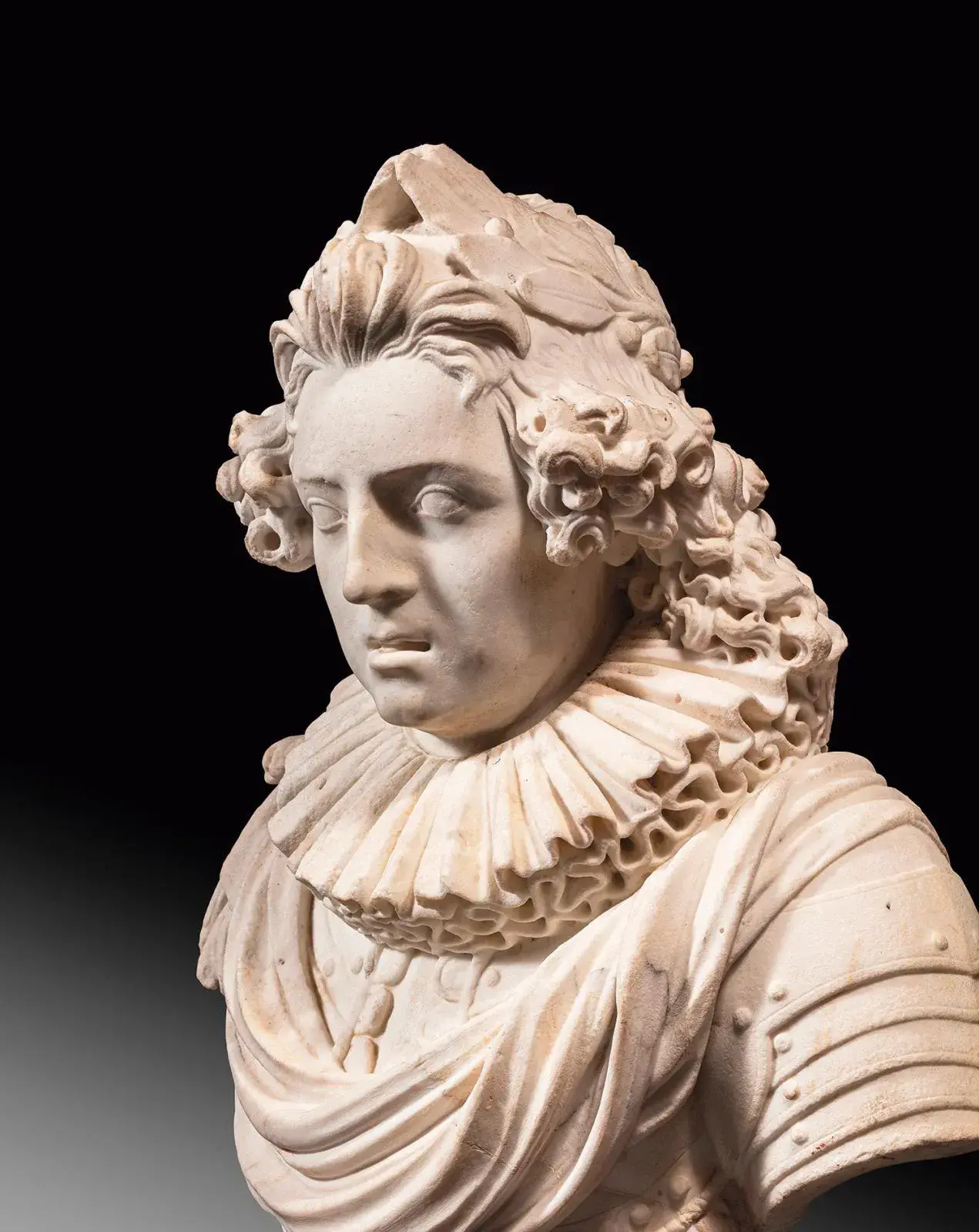 Attributed to Guillaume Berthelot (c. 1576/80-1648), Paris, c. 1622-1625. Bust of Louis XIII in white marble carved in three quarters view in the round, h. 80 cm/31.49 in.
Result: €37,050